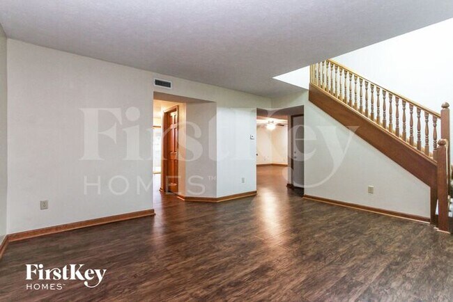 Building Photo - 1027 W Palomino Pl