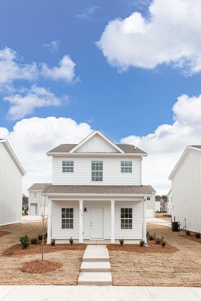 Building Photo - 715 W Vincent Dr