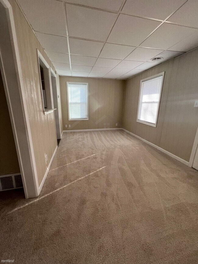 Foto del edificio - 3 br, 1 bath House - 70 W Mapledale Ave