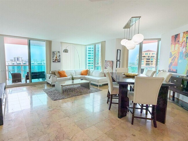 Foto del edificio - 3370 Hidden Bay Dr