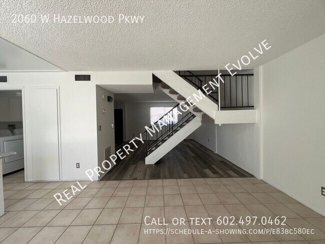 Foto del edificio - 2060 W Hazelwood Pkwy