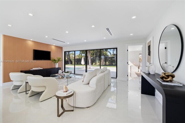 Foto del edificio - 1931 NE 186th Dr