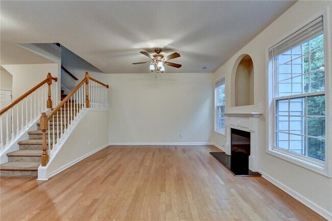 Foto del edificio - 1641 Tailmore Ln NW