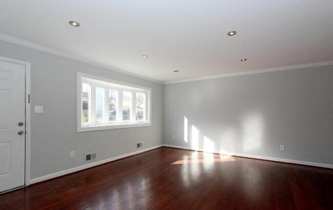 Building Photo - 8408 Richville Dr