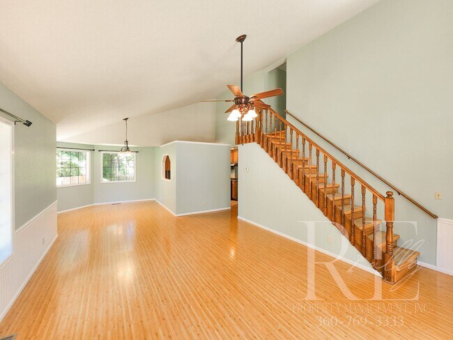 Photo - Ridgetop Home in Quiet Neighborhood