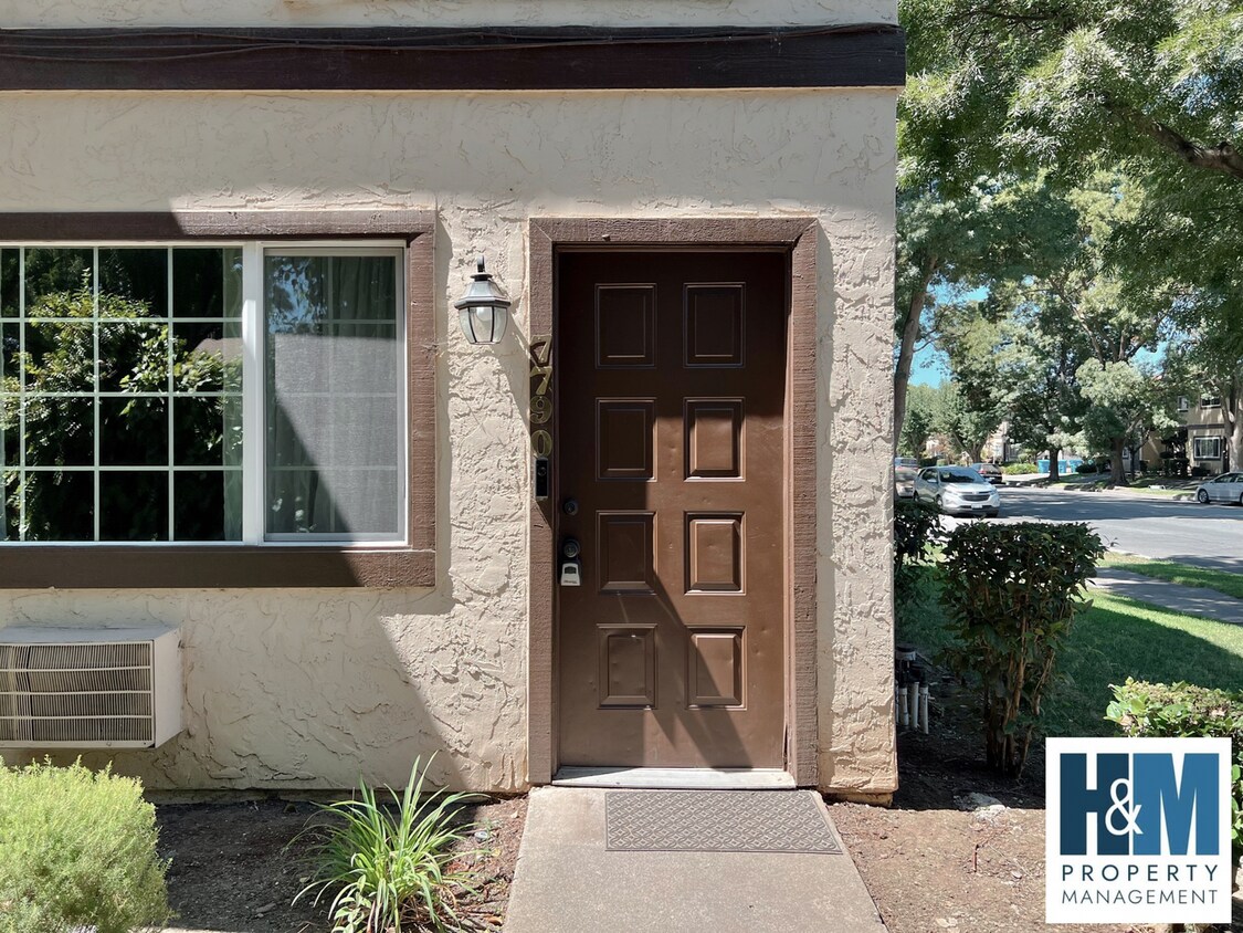 Primary Photo - Charming Apartment in Gilroy