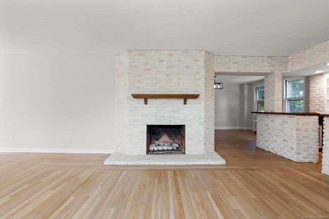 Foto del edificio - 1070 Whitney Ave