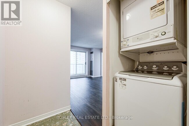 Building Photo - 22 Olive Ave