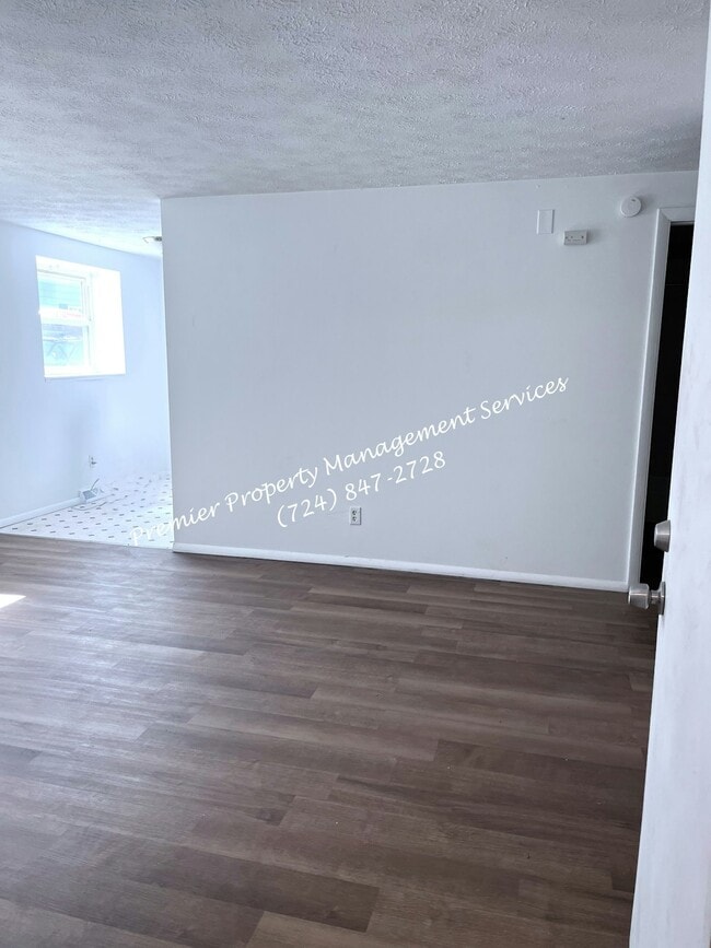 Building Photo - 453 McCleery St