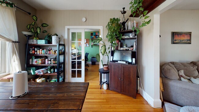 Foto del edificio - 70 Larch St