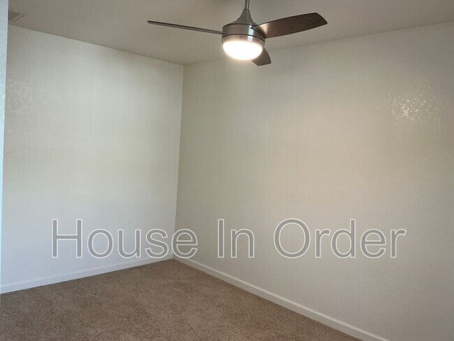 Building Photo - 11 Rathfarnham Rd