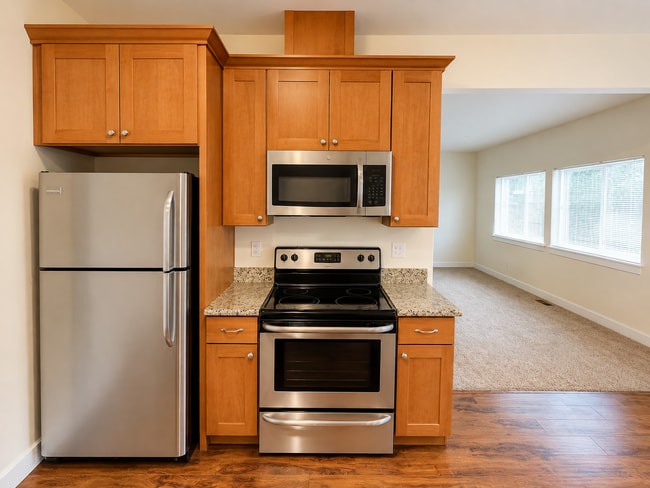 Building Photo - Spacious University Place Home Near Chambers Bay | 2-Car Garage & Lawn Care Included