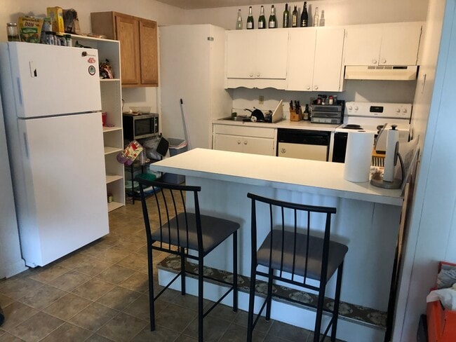 Building Photo - 400 Green St