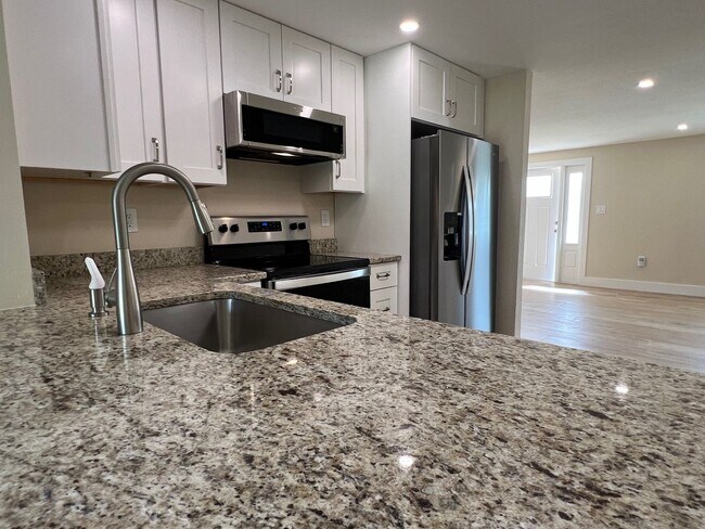 Foto del edificio - 2 br, 2 bath House - 190 Norfolk Avenue