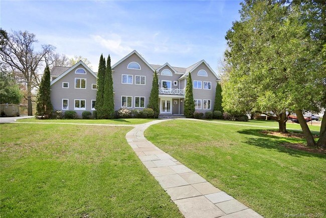 Foto del edificio - 5 Belaire Dr