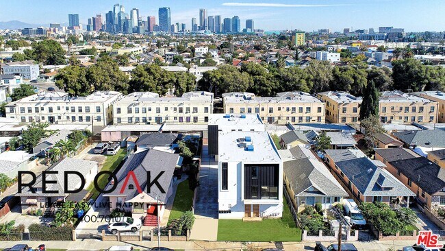 Building Photo - BRAND NEW Four Bedroom With, NEW Stainless...