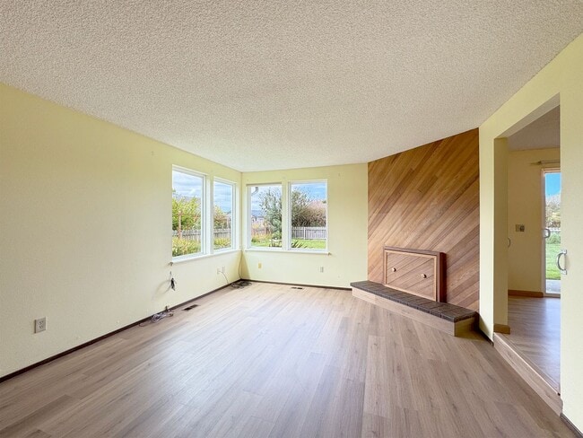 Building Photo - 41 McLaughlin Rd