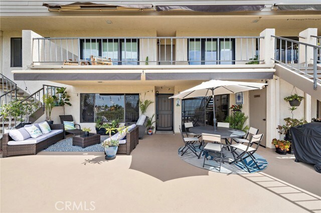 Building Photo - 320 Encino Ln