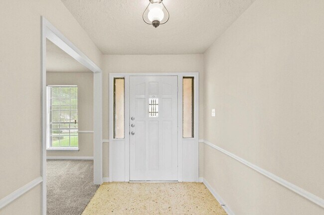 Building Photo - 3735 Pineleaf Dr