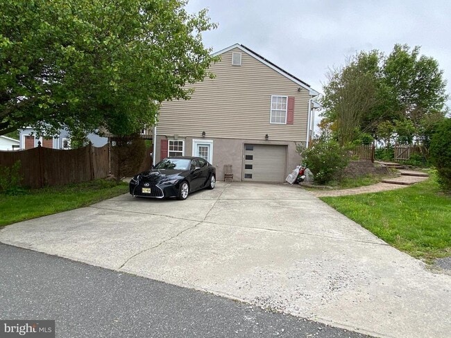 Building Photo - 394 Croshaw Rd