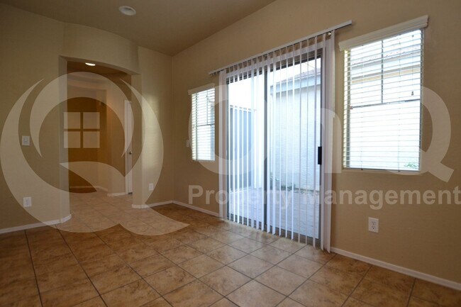 Foto del edificio - 4732 E Laurel Ave