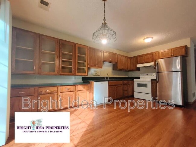 Building Photo - 380 Gironde Ct