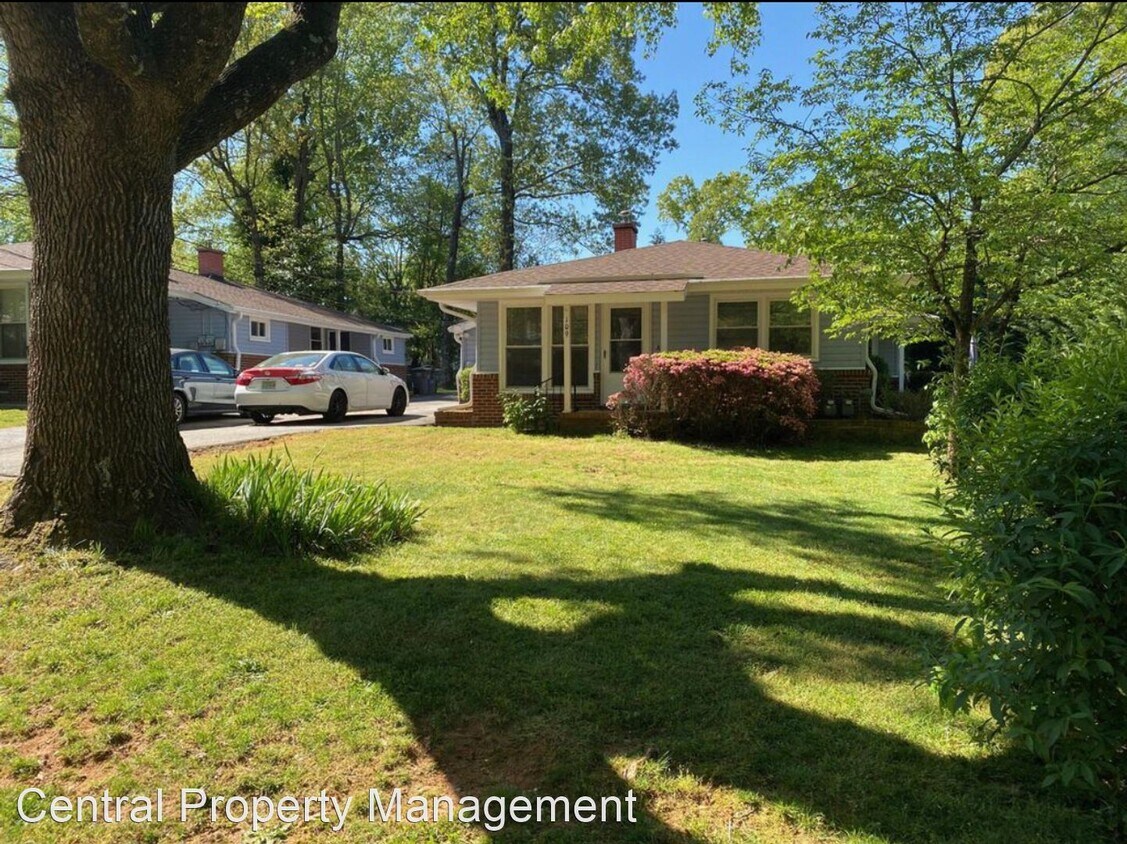 2 br, 1 bath House 109 Dykeson Ave Unit A House Rental in