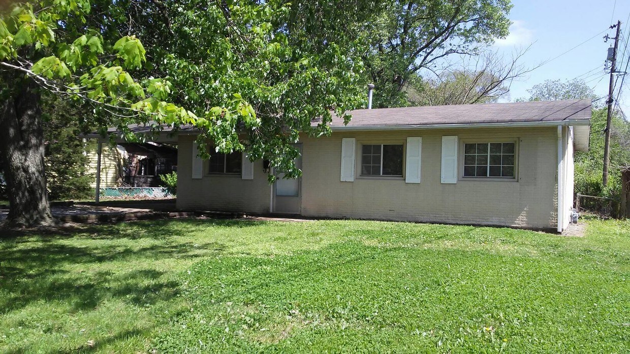 1 Drexel Dr, Cahokia, IL 62206 House for Rent in Cahokia, IL