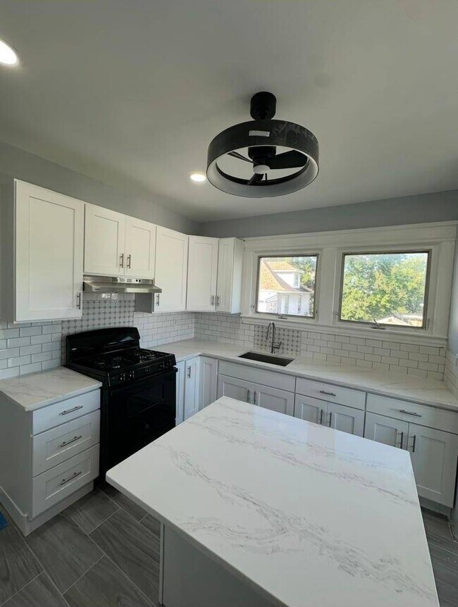 Foto del edificio - 291 Potter Ave