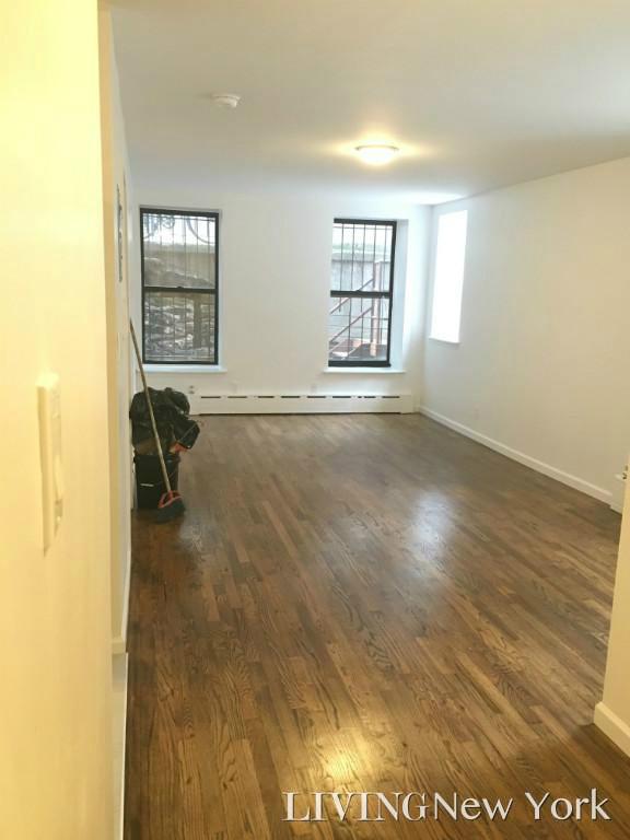 Primary Photo - 330 W 141st St