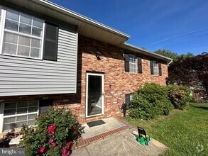 Building Photo - 532 Norton Ln