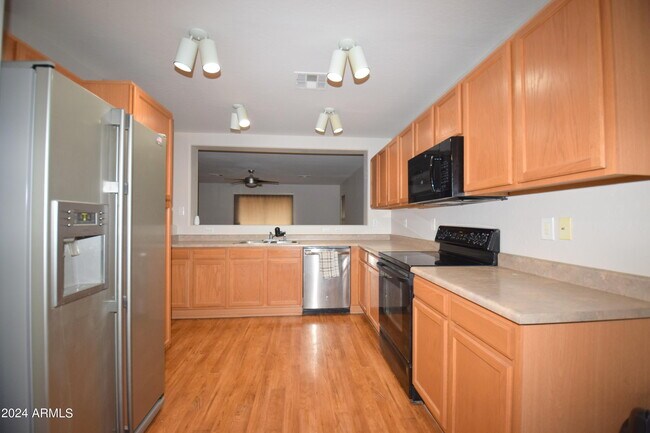 Foto del edificio - 2797 E Mineral Park Rd