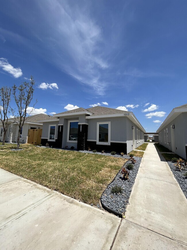 1006 North Blair Avenue Unit 3, Edinburg, TX 78541 Apartment for Rent in Edinburg, TX