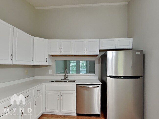 Building Photo - 8033 Clayburn Ct