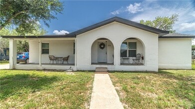 Building Photo - 3113 Elmira Ave
