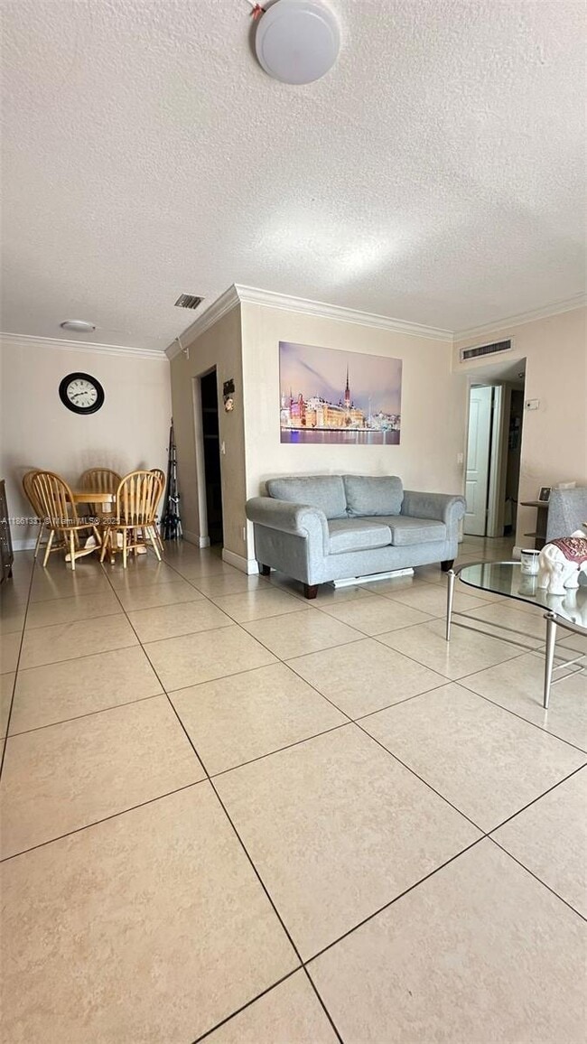 Foto del edificio - 8007 W 6th Ave