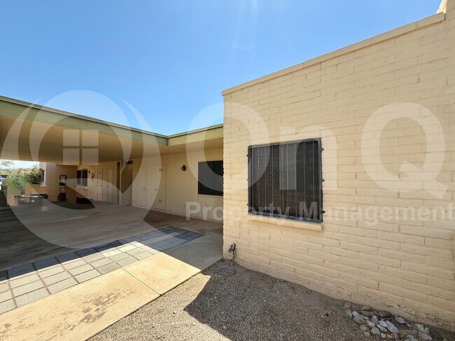 Foto del edificio - 3548 S Mission Rd