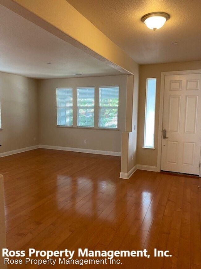 Building Photo - 4 br, 2 bath House - 1162 Riviera Court