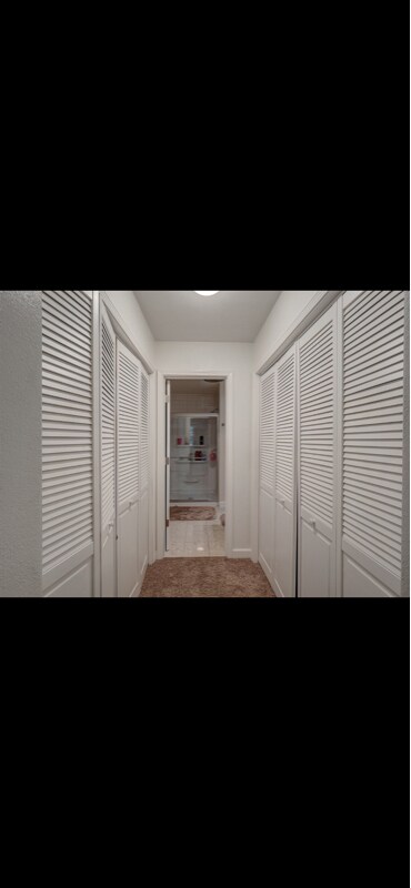 Foto del edificio - 7110 N Rockvale Dr