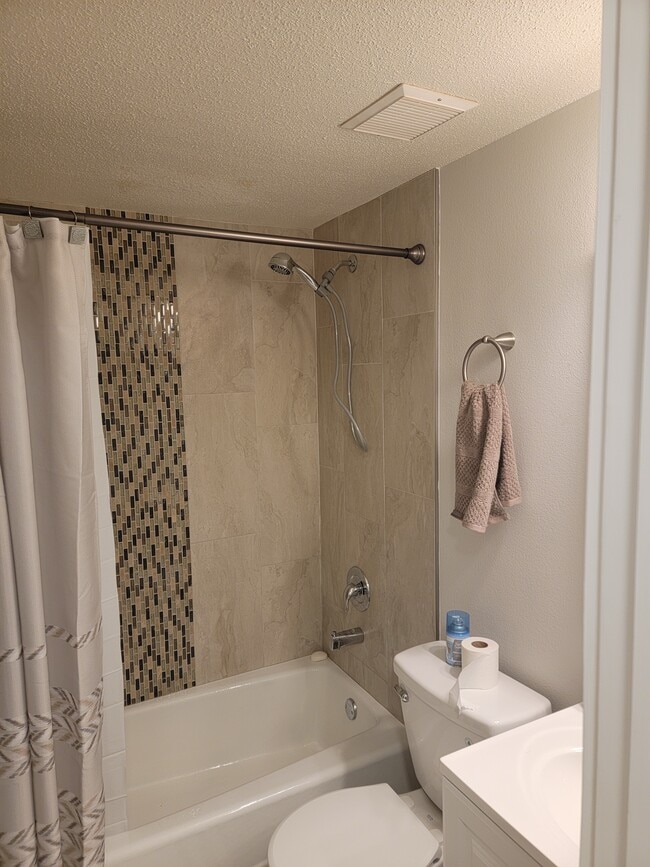Renovated bathroom - 181 Dartmouth Rd