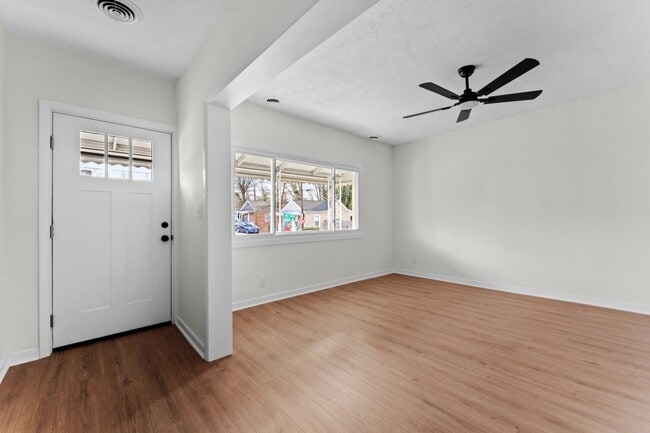 Building Photo - Trek Rentals