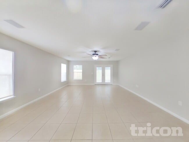 Foto del edificio - 7944 Cherry Blossom Dr S