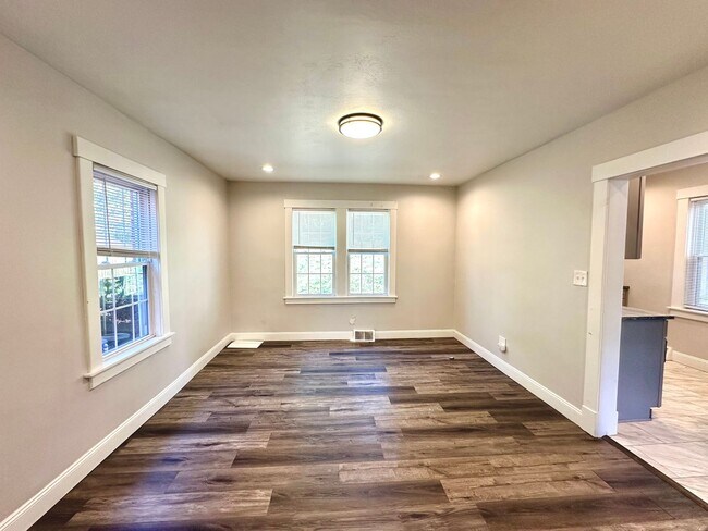 Foto del edificio - Updated 3 Bedroom, 1 Bath Home on a Quiet ...