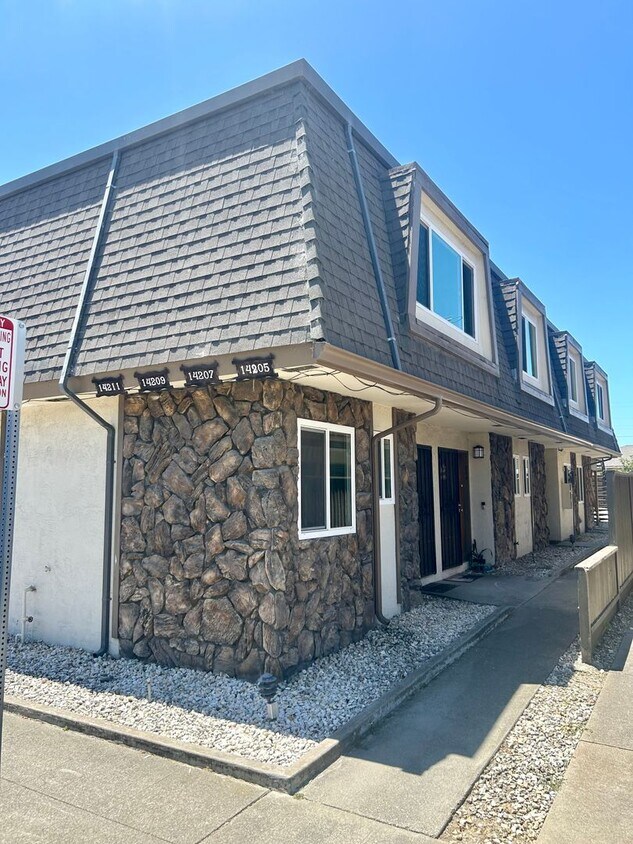 14205-14211 Doolittle Dr. - 14205-14211 Doolittle Dr.