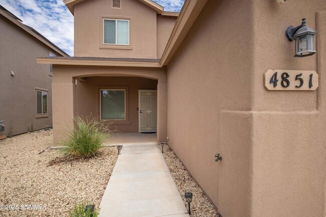Building Photo - 4851 Villeta Ave