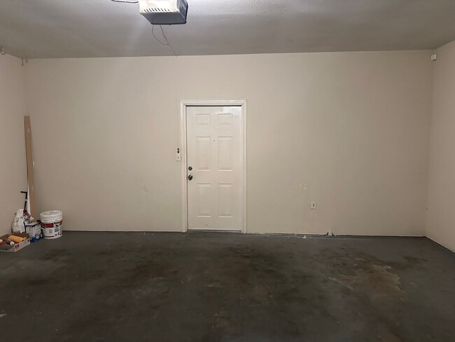 Building Photo - College Station - 4 Bedroom / 2.5 Bath / 2...