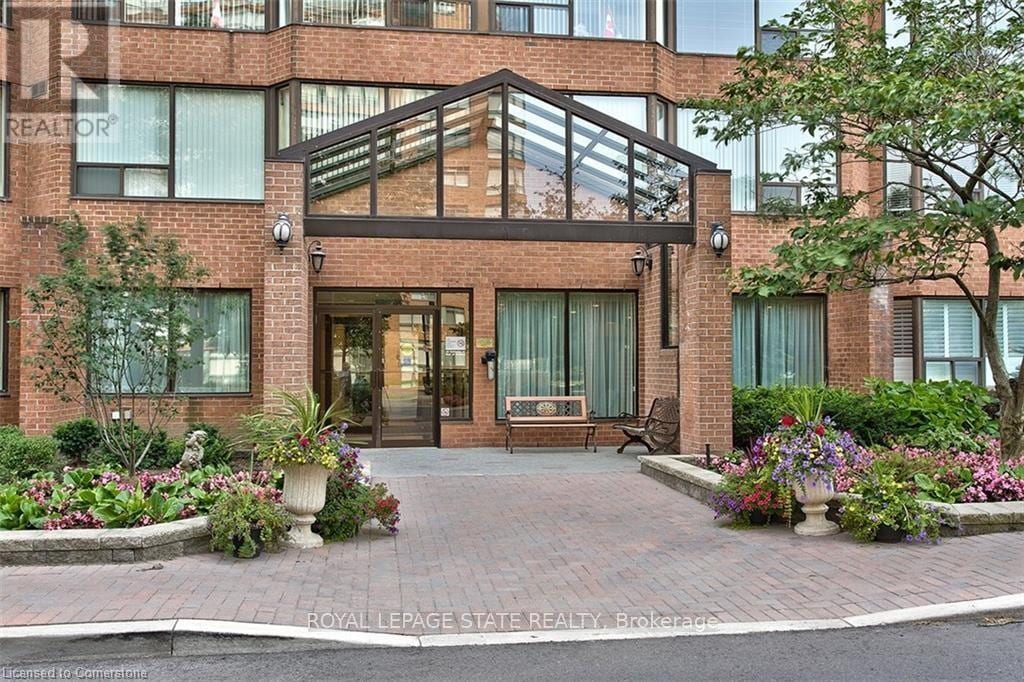 Photo principale - 1270-1270 Maple Crossing Blvd