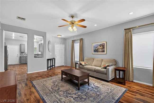 Building Photo - 2118 Desert Woods Dr