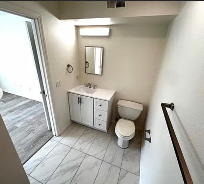 Foto del edificio - Mesquite Village Apartments