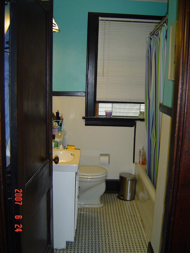 Building Photo - 3521 Madison Park Ave